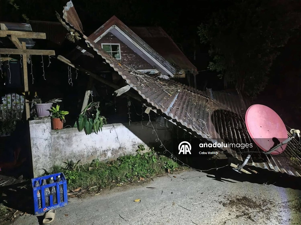  Filipinler'de 6,9 büyüklüğünde deprem