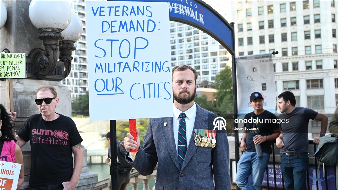 Protesters rally in Chicago against ICE, military presence