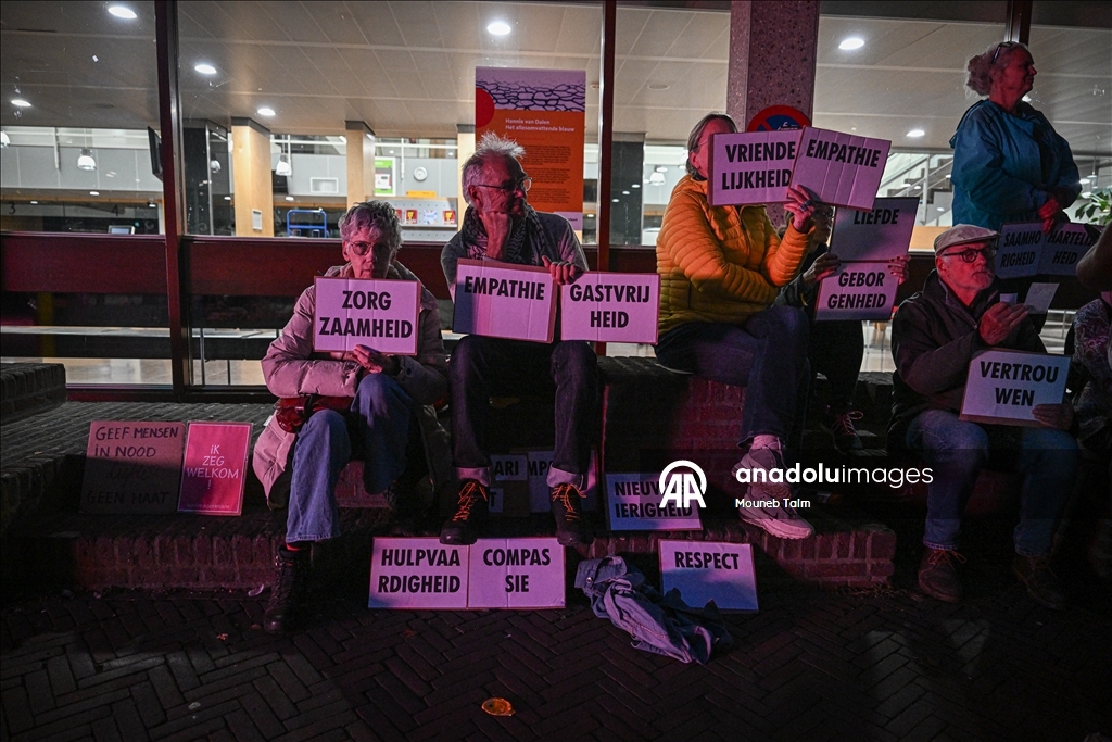 В Нидерландах произошли столкновения между противниками и сторонниками строительства центра для беженцев