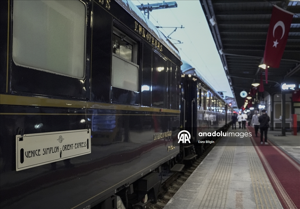 Paris'ten yola çıkan Orient Express, yılın ikinci seferi için İstanbul'a geldi