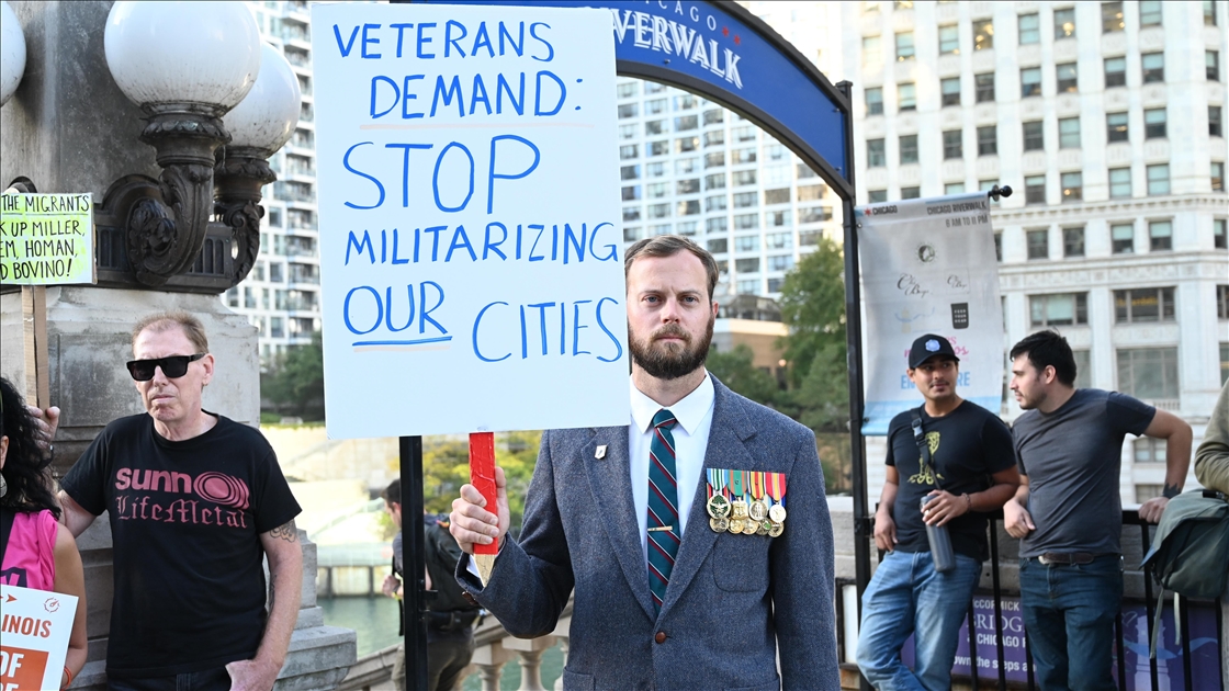 Protesters rally in Chicago against ICE, military presence