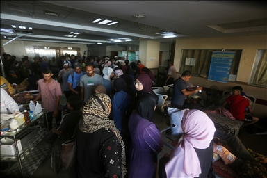 دير البلح - أوضاع مأساوية في قسم حضانة مستشفى شهداء الأقصى.. أمهات وأطفال بلا أسرّة ولا علاج