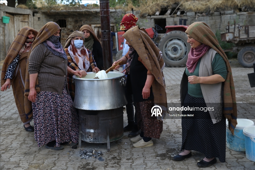 Cotkarên biehram ên Erziromê bi koparatîfa ku ava kirine hilberînê dikin