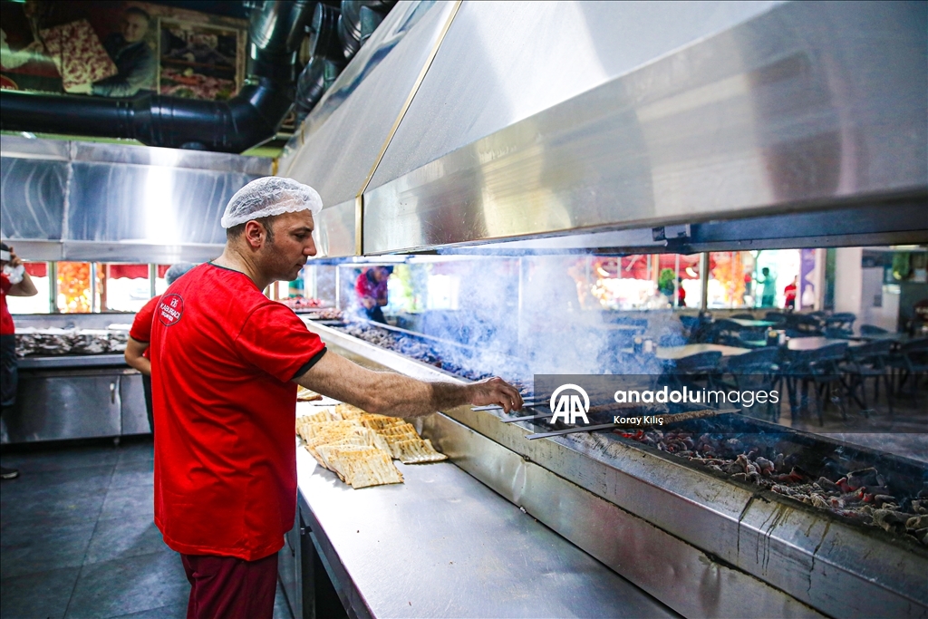 Kebabpêjên Edeneyî ji 9emîn Festîvala Tamê ya Edeneyê ya Navneteweyî ra amade ne