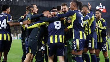 Fenerbahçe, UEFA Avrupa Ligi'nde ilk puanlarını aldı