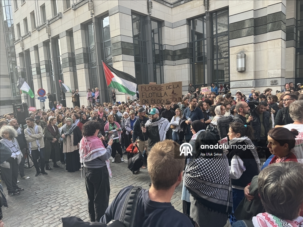 Продолжаются протесты против атаки Израиля на флотилию Global Sumud 22