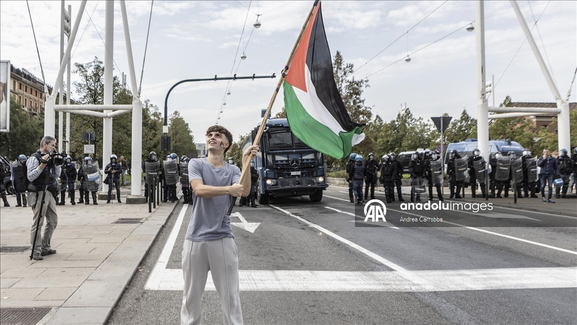 İtalya’da İsrail’in Küresel Sumud Filosu’na saldırısını protesto etmek üzere genel greve gidildi