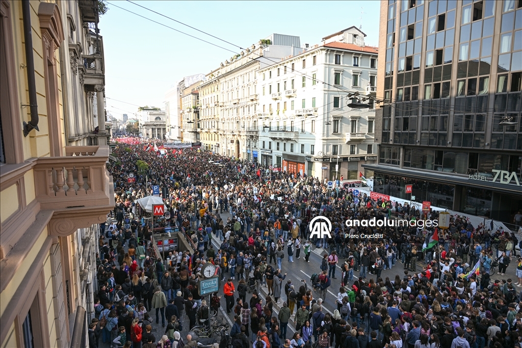 İtalya'da İsrail'in Küresel Sumud Filosu'na saldırıları protesto edildi 
