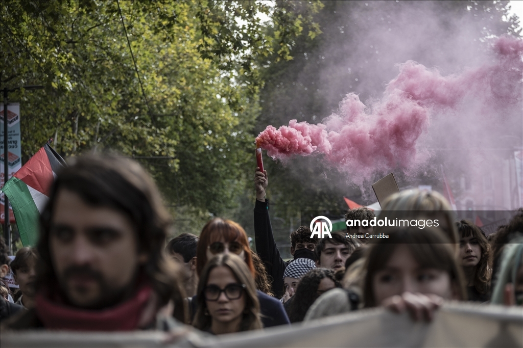 İtalya’da İsrail’in Küresel Sumud Filosu’na saldırısını protesto etmek üzere genel greve gidildi