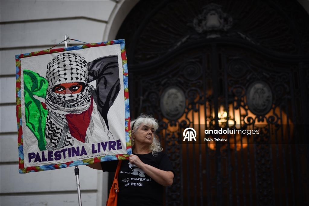 Protests against Israel's attacks on the Global Sumud Flotilla in Rio de Janeiro