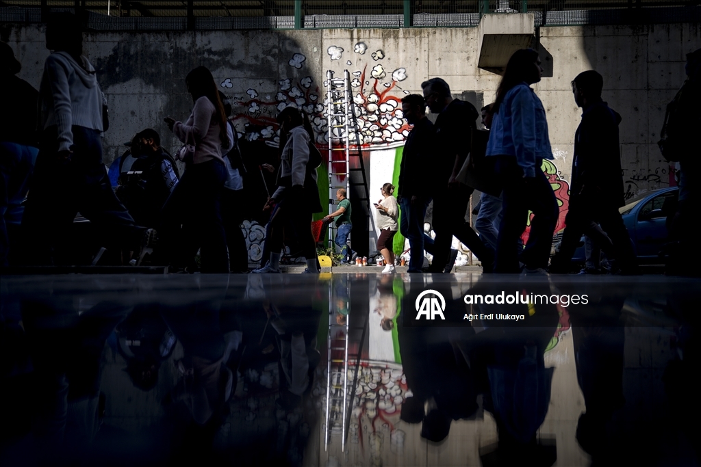 Artist Axel Mengu’s mural in Istanbul condemns global silence on Gaza