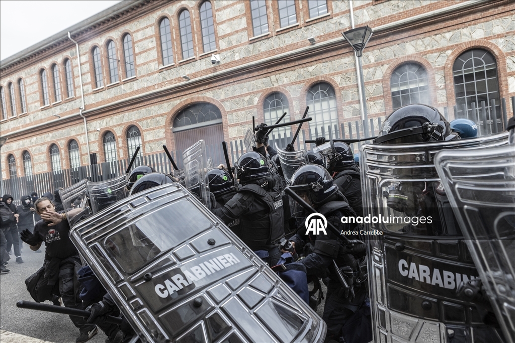 İtalya’da İsrail’in Küresel Sumud Filosu’na saldırısını protesto etmek üzere genel greve gidildi