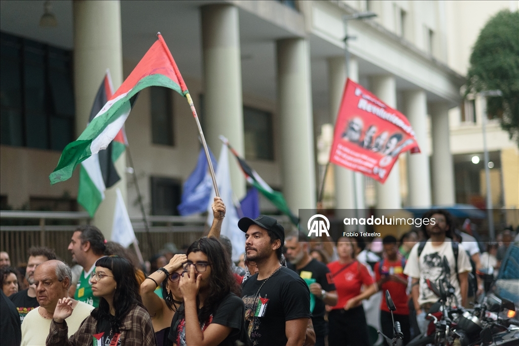 Protests against Israel's attacks on the Global Sumud Flotilla in Rio de Janeiro