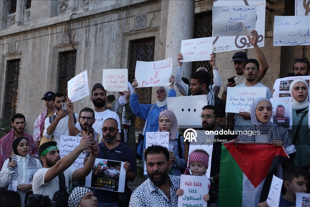 Продолжаются протесты против атаки Израиля на флотилию Global Sumud 25