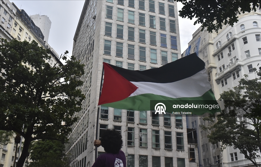 Protests against Israel's attacks on the Global Sumud Flotilla in Rio de Janeiro