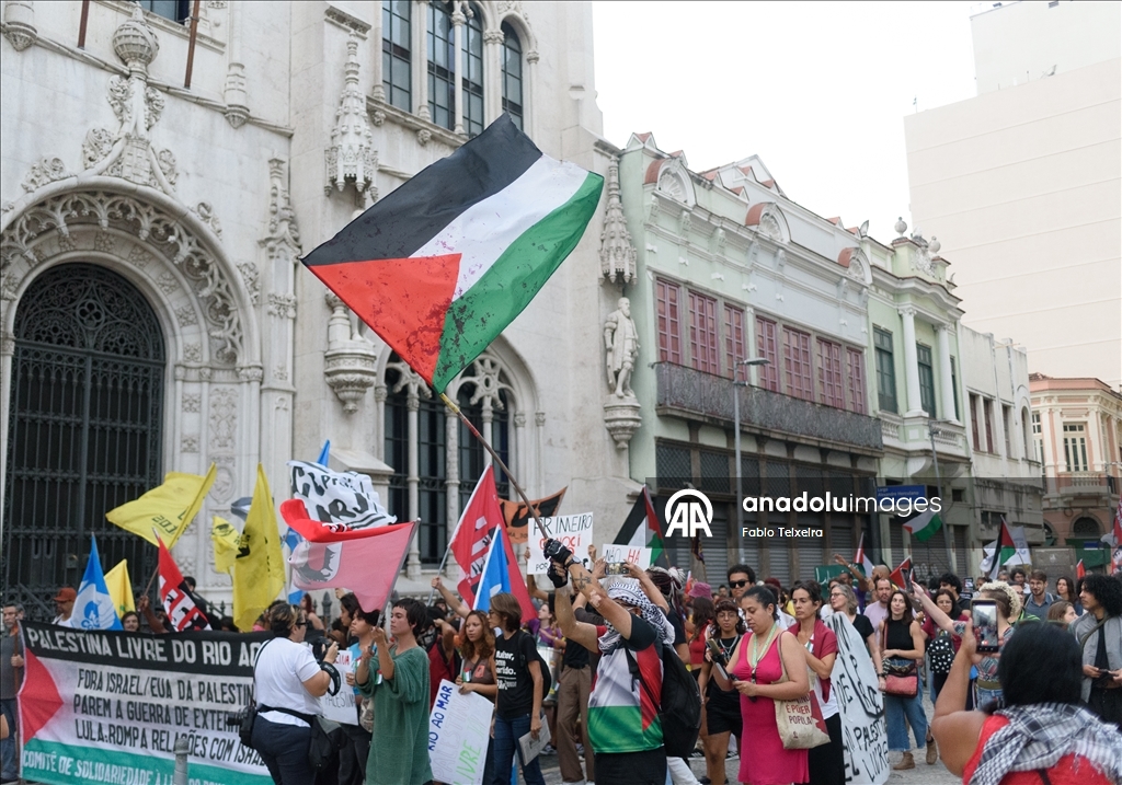 Protests against Israel's attacks on the Global Sumud Flotilla in Rio de Janeiro
