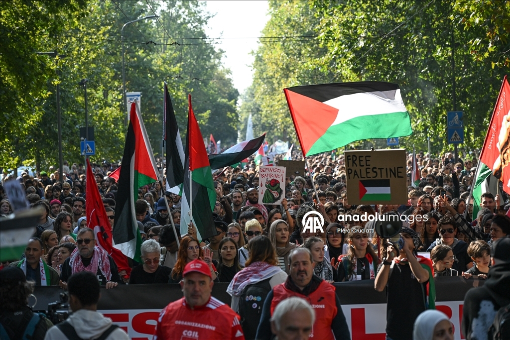 İtalya'da İsrail'in Küresel Sumud Filosu'na saldırıları protesto edildi 