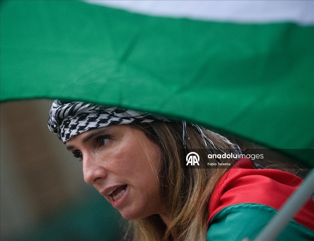 Protests against Israel's attacks on the Global Sumud Flotilla in Rio de Janeiro