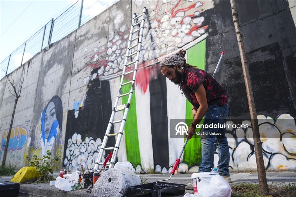 Artist Axel Mengu’s mural in Istanbul condemns global silence on Gaza