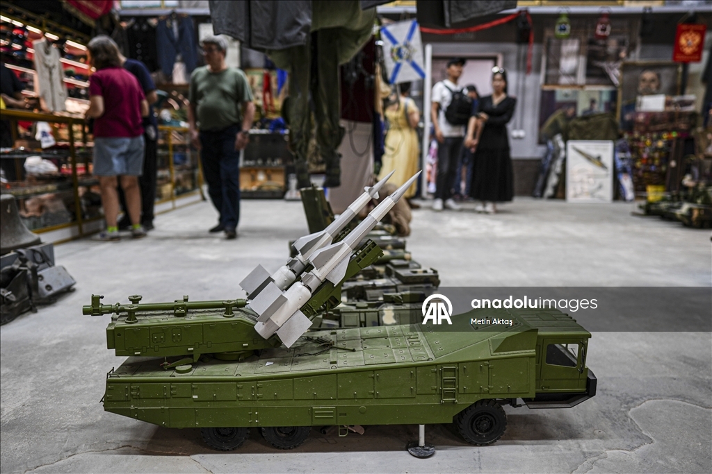 Московский магазин «Счастливая щука» напоминает музей древностей