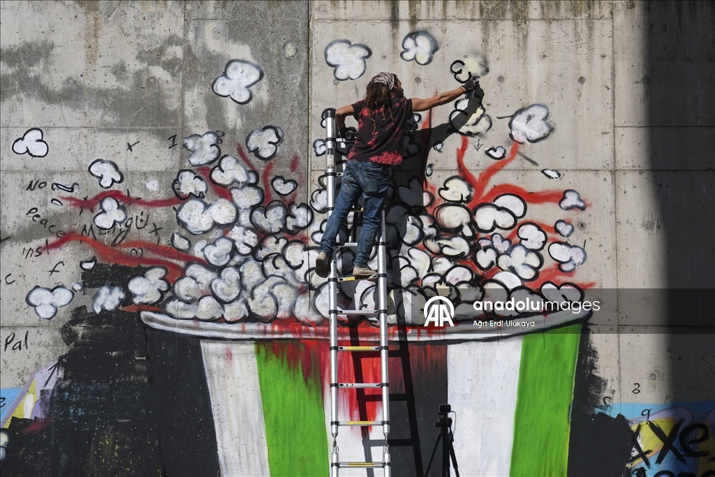 Artist Axel Mengu’s mural in Istanbul condemns global silence on Gaza