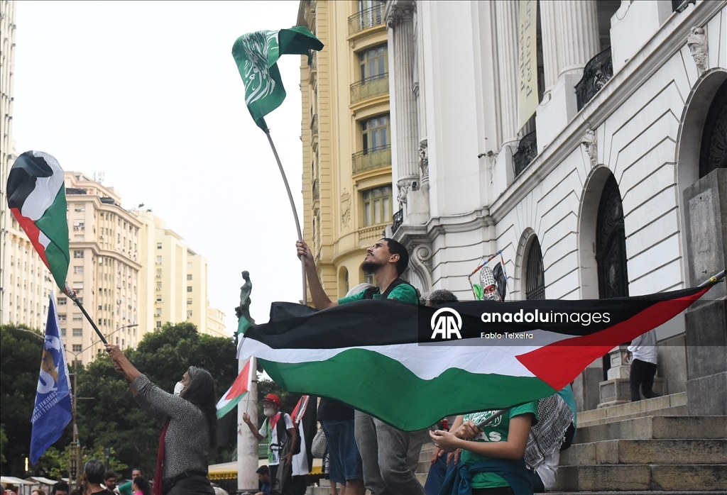Protests against Israel's attacks on the Global Sumud Flotilla in Rio de Janeiro
