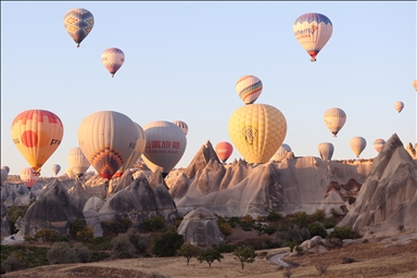 Chinese tourists flock to Cappadocia during "Golden Week" holiday