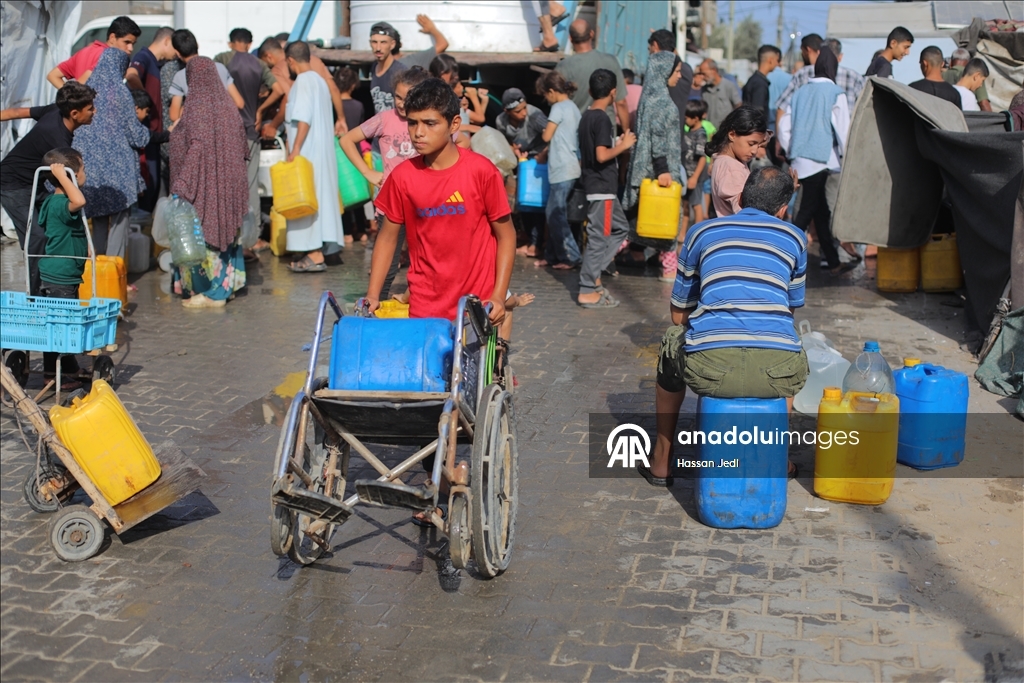 İsrail saldırıları altındaki Gazze'de su krizi sürüyor