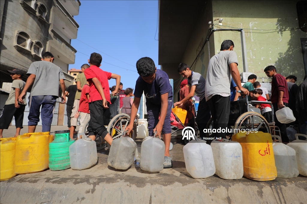 İsrail saldırıları altındaki Gazze'de su krizi sürüyor