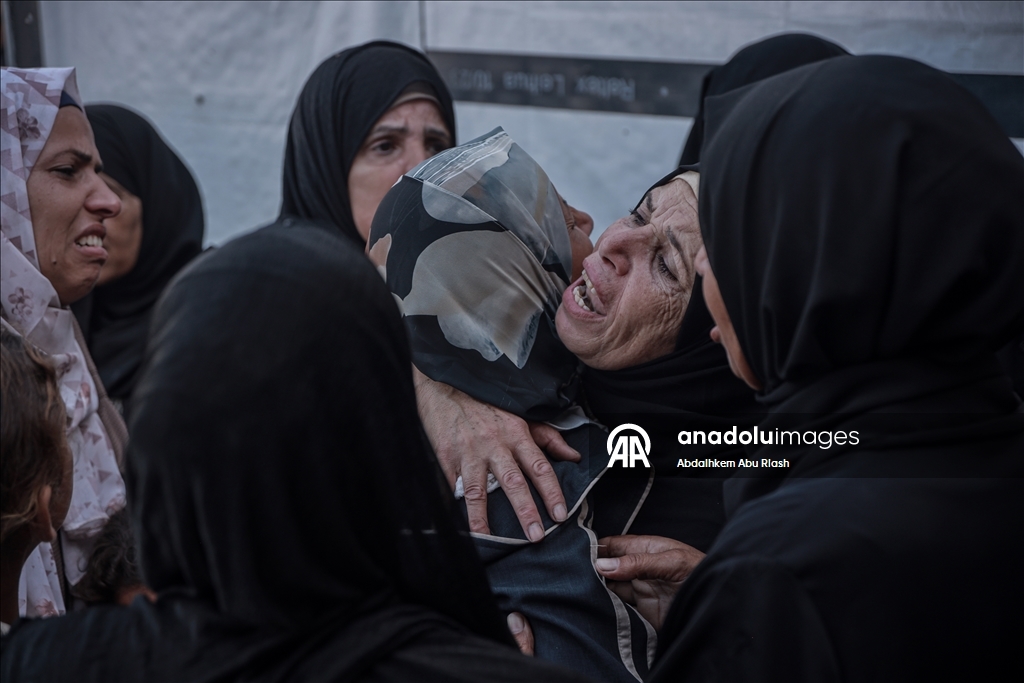 İsrail ordusunun Megazi Kampı'na saldırı düzenledi