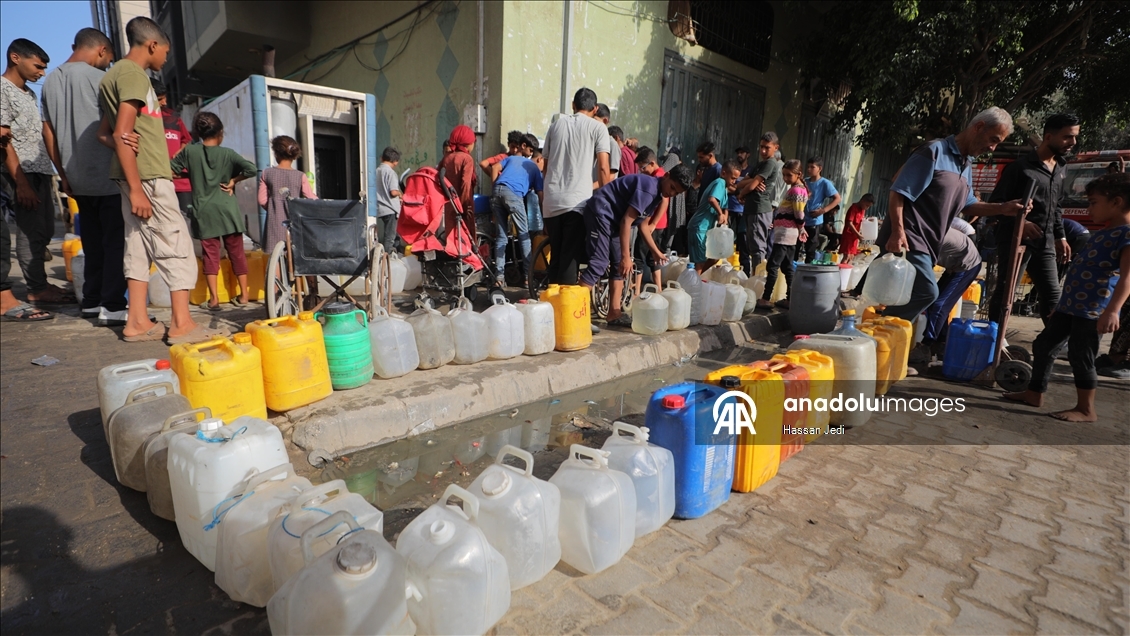 İsrail saldırıları altındaki Gazze'de su krizi sürüyor