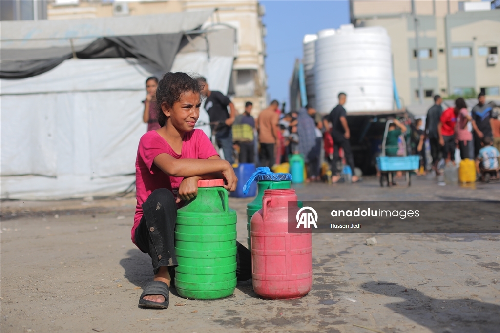 İsrail saldırıları altındaki Gazze'de su krizi sürüyor