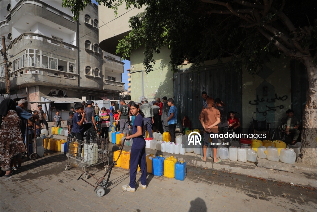 İsrail saldırıları altındaki Gazze'de su krizi sürüyor