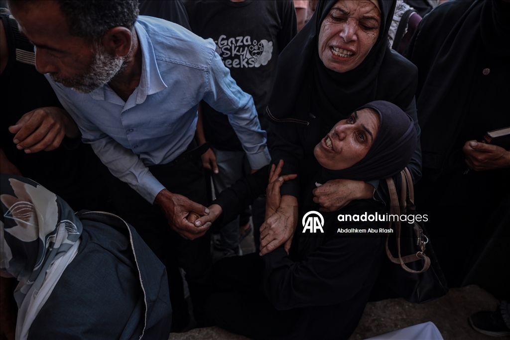 İsrail ordusunun Megazi Kampı'na saldırı düzenledi