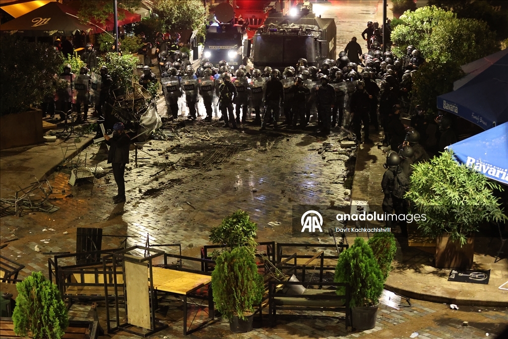 В Грузии в ходе протестов пострадали 21 полицейский и 6 демонстрантов