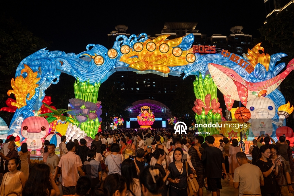 أضواء وفوانيس.. غونجو الصينية تحتفل بمهرجان منتصف الخريف