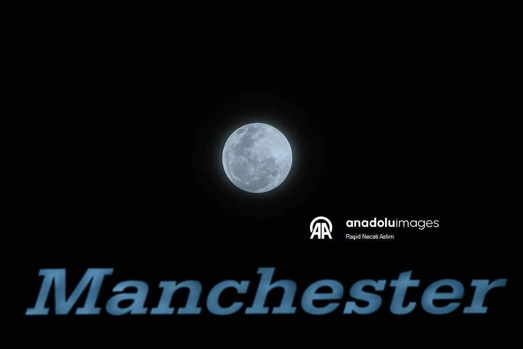 Manchester'da dolunay