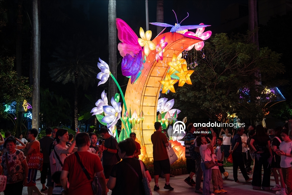 أضواء وفوانيس.. غونجو الصينية تحتفل بمهرجان منتصف الخريف