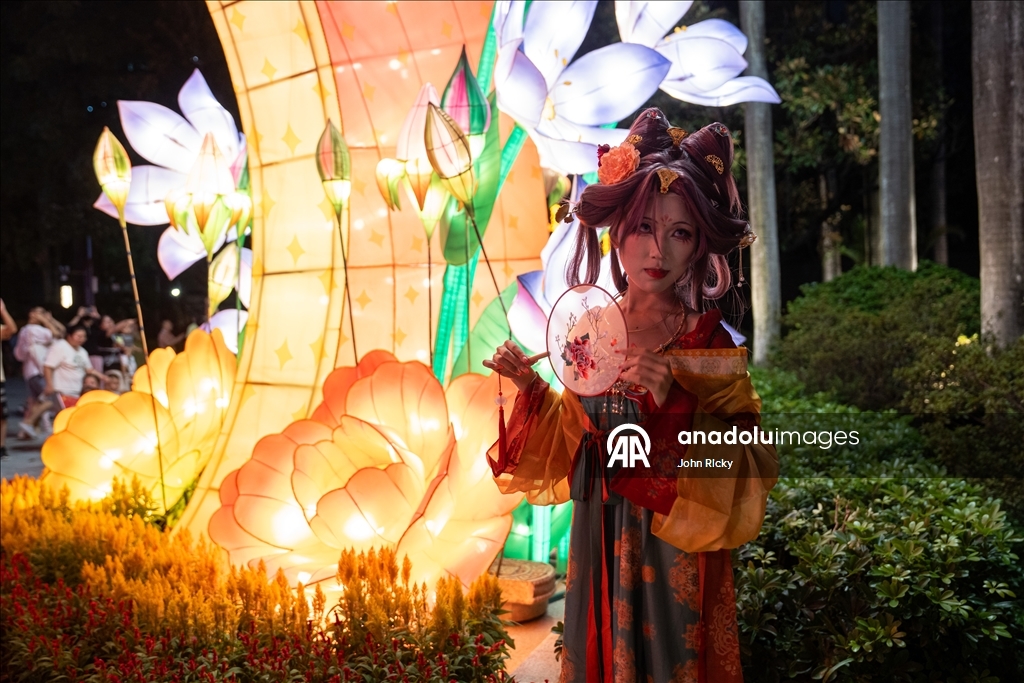 أضواء وفوانيس.. غونجو الصينية تحتفل بمهرجان منتصف الخريف