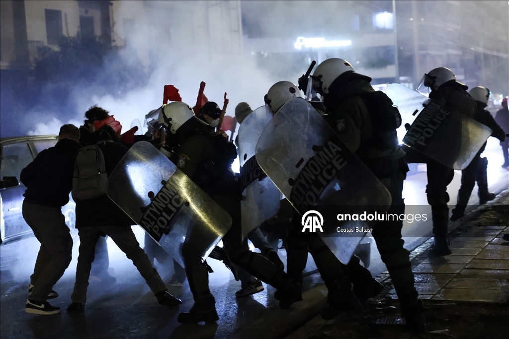 Atina’da İsrail Büyükelçiliği önünde Filistin yanlısı gösteri