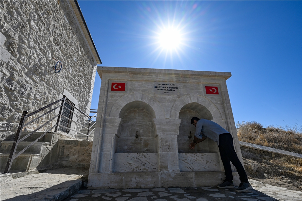 Mizgefta Silêman Xan li zîrweya Keleha Wanê ziyaretvanên xwe diezimîne
