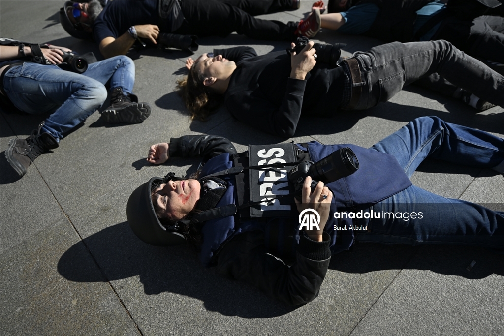 İspanya'da bu kez foto muhabirleri İsrail'i protesto etti