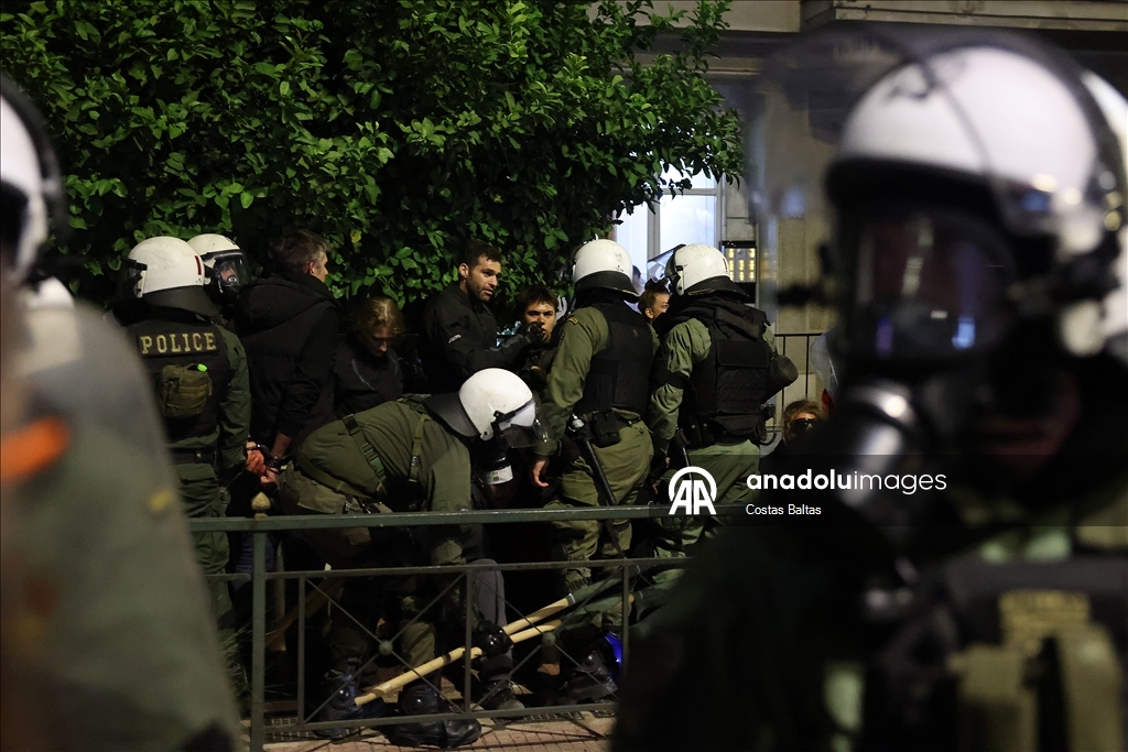 Atina’da İsrail Büyükelçiliği önünde Filistin yanlısı gösteri