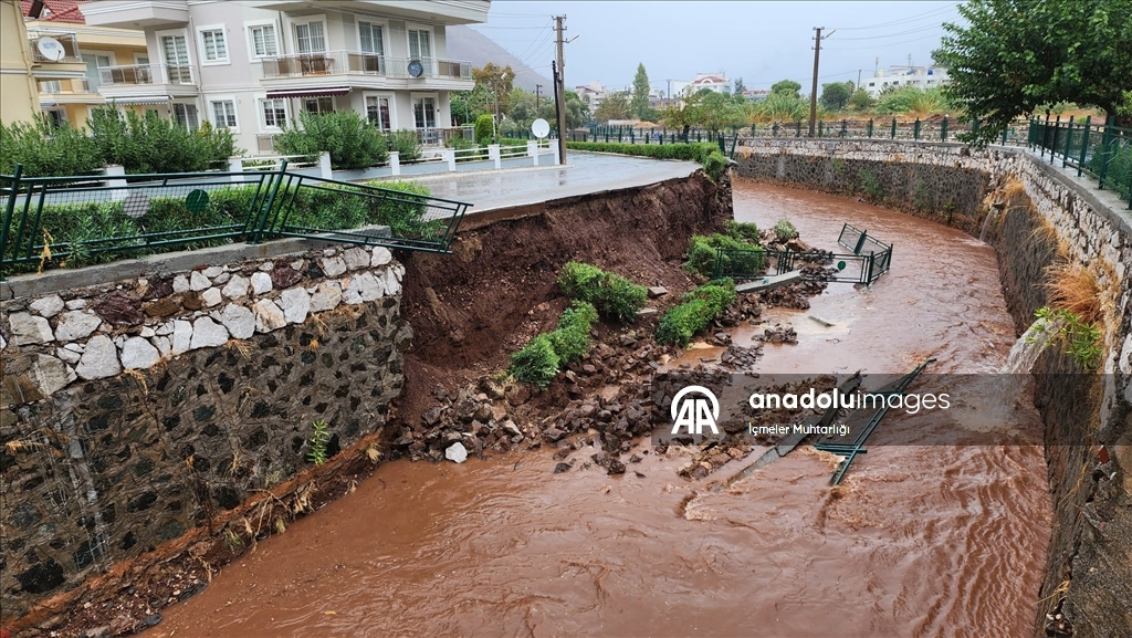 Muğla'da sağanak ve fırtına etkili oluyor