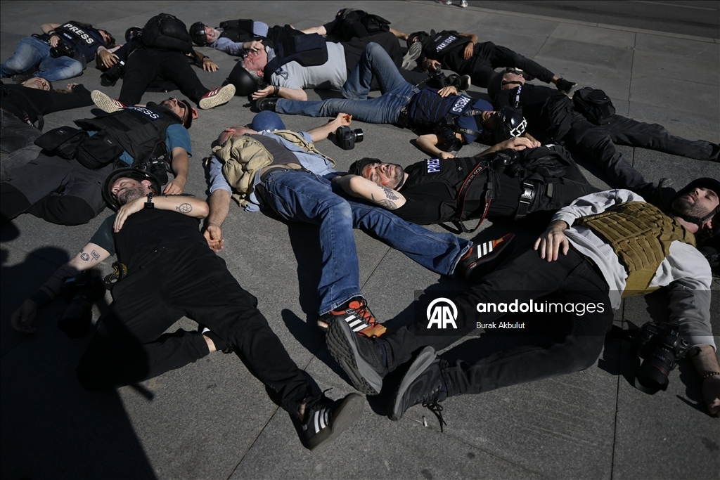 İspanya'da bu kez foto muhabirleri İsrail'i protesto etti