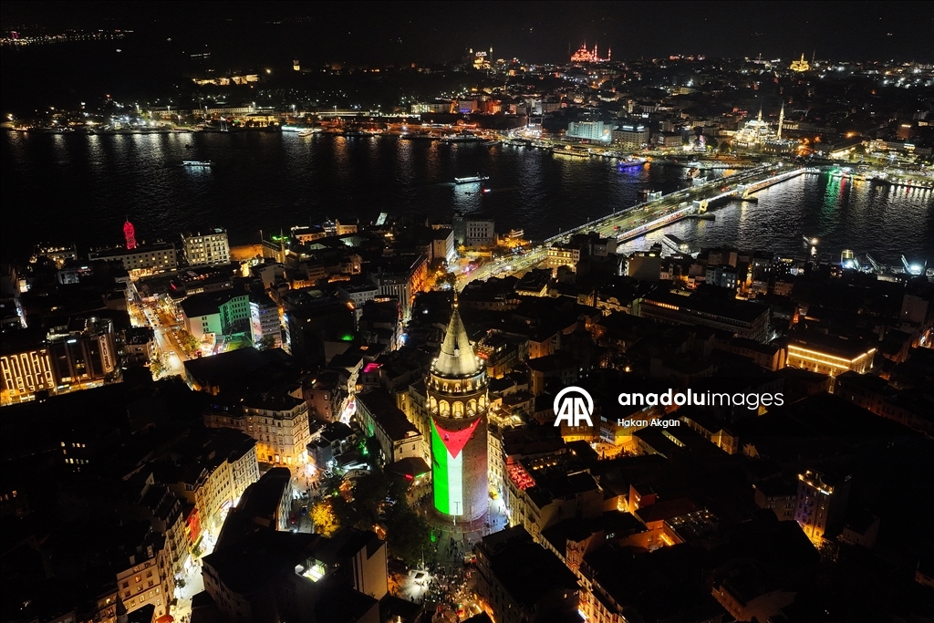 Galata Kulesi'ne Filistin bayrağı yansıtıldı