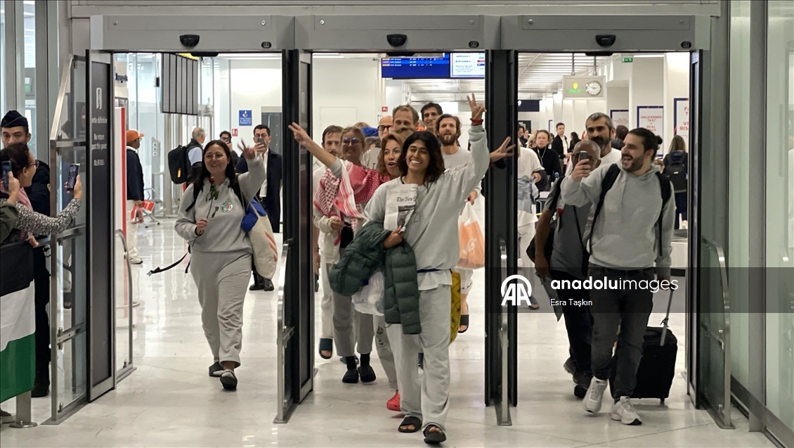 Küresel Sumud Filosu'na katılan Fransız aktivistlerin bir kısmı Fransa'ya ulaştı