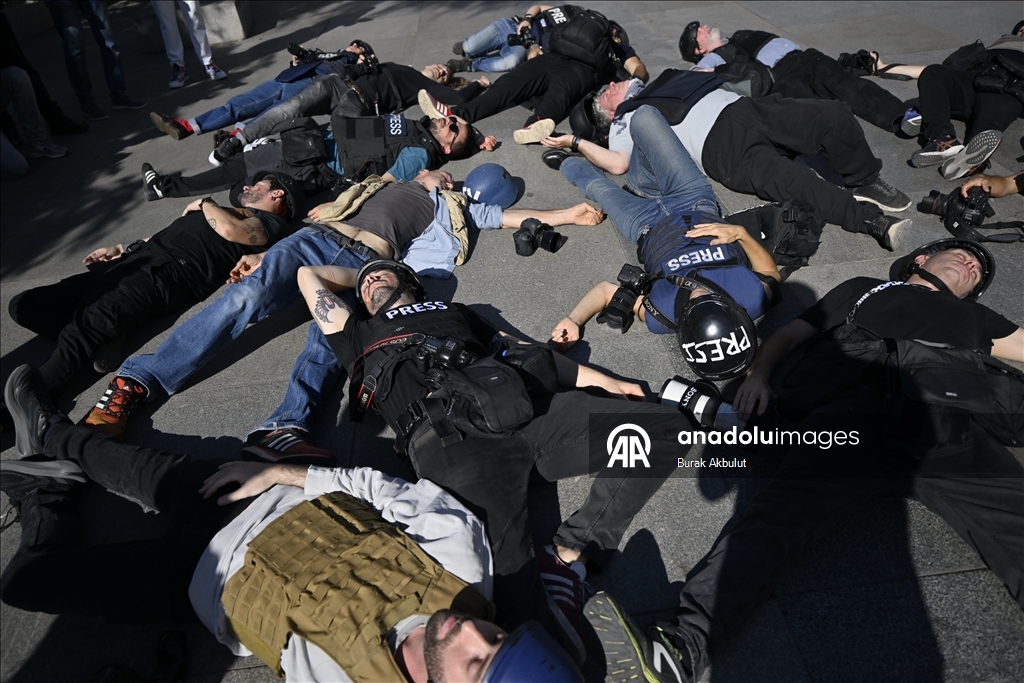 İspanya'da bu kez foto muhabirleri İsrail'i protesto etti