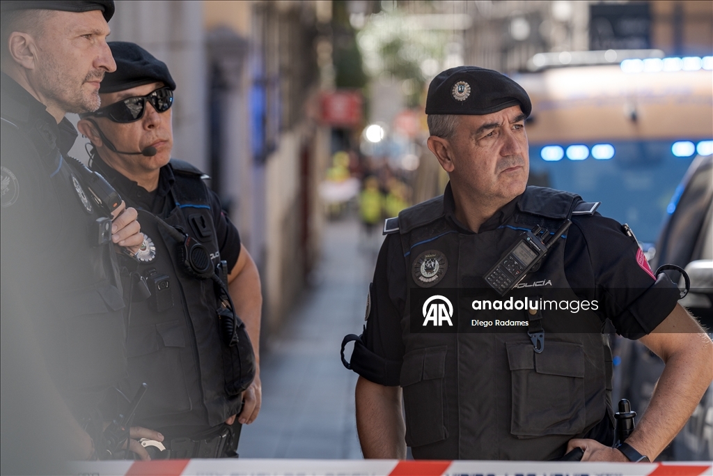 İspanya'nın başkenti Madrid’de, tarihi şehir merkezinde bina çöktü