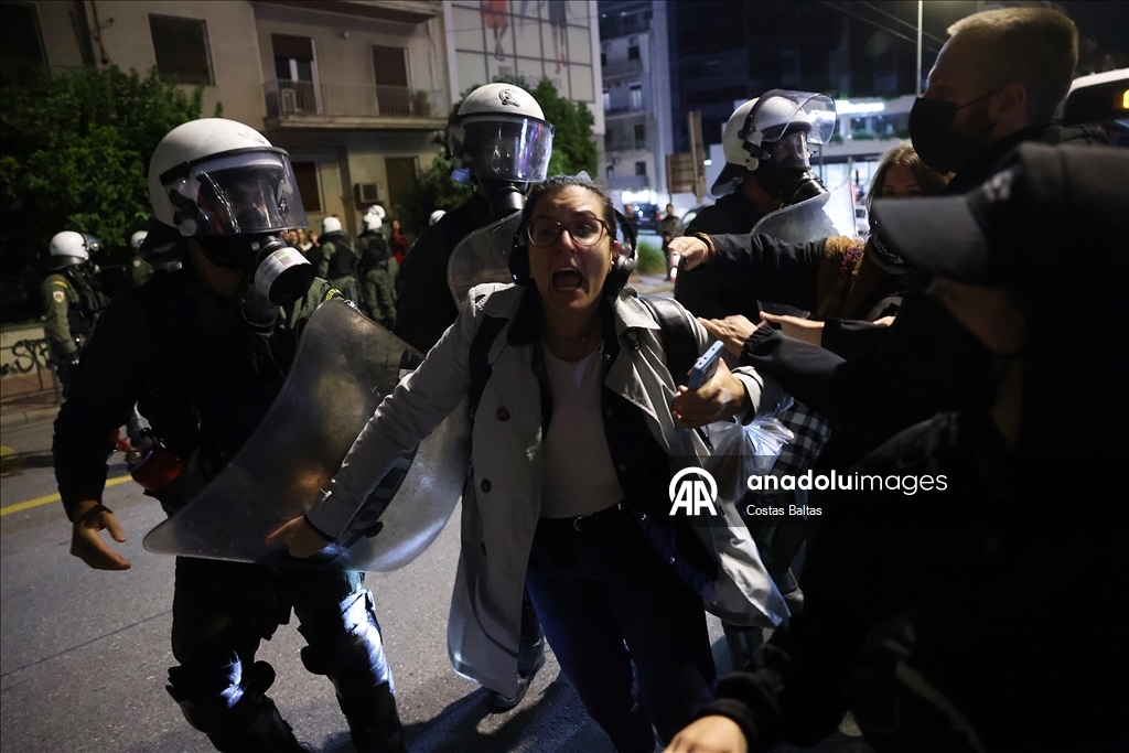 Atina’da İsrail Büyükelçiliği önünde Filistin yanlısı gösteri